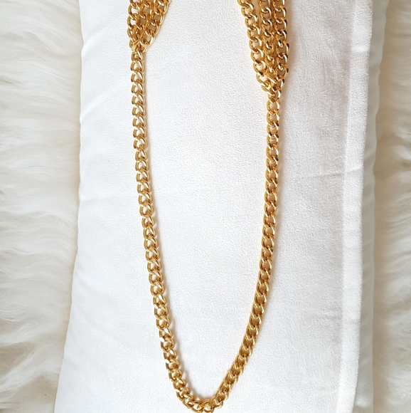 HELLOBERRY gold multi-chain necklace - Picture 2 of 2